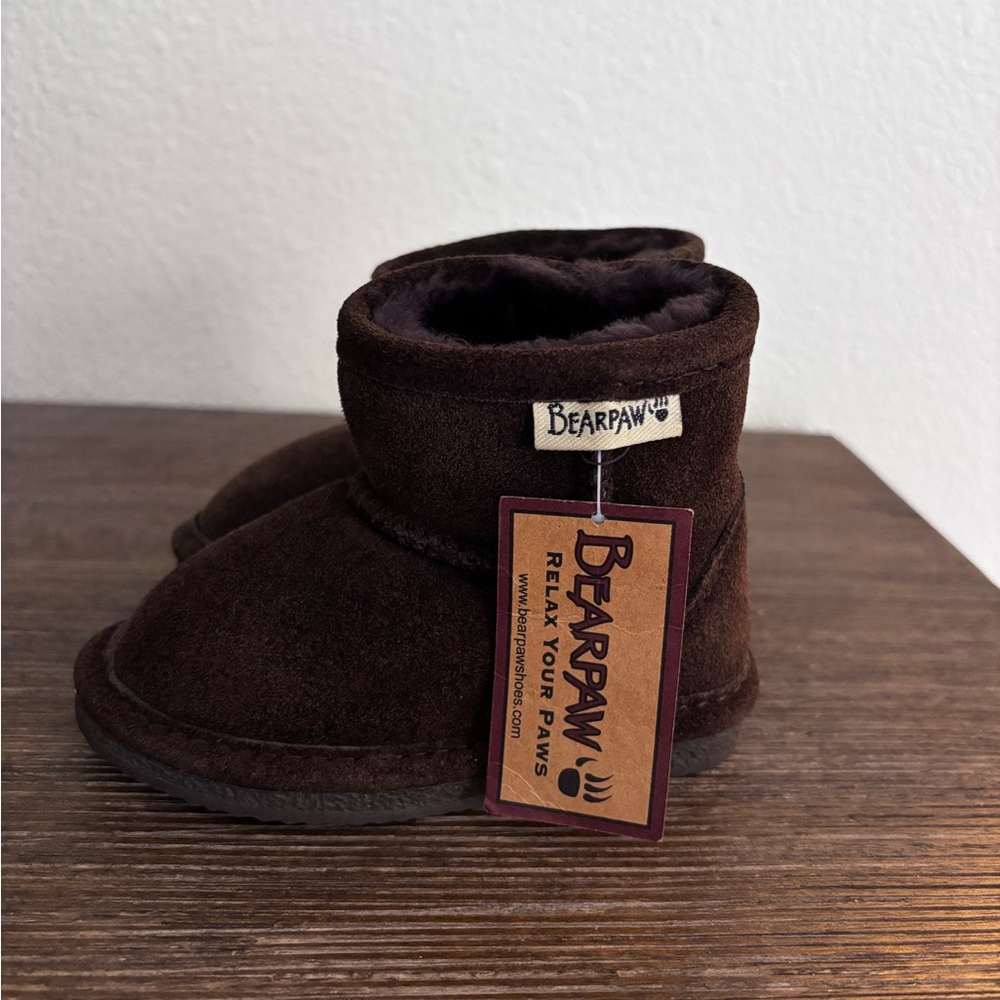 Bearpaw Eva Short Chocolate in toddler size 7